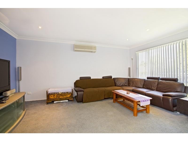 3 Banksia Place, Ingleburn NSW 2565