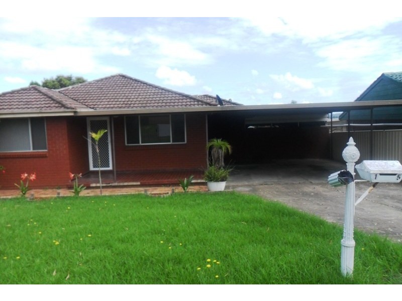 15 Underwood Street, Minto NSW 2566