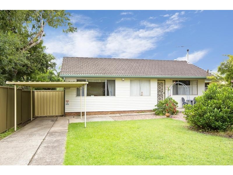 33 Canterbury Road, Glenfield NSW 2167