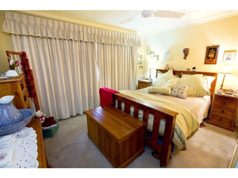 33 Canterbury Road, Glenfield NSW 2167