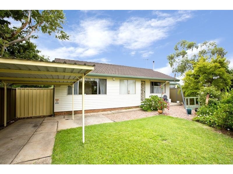 33 Canterbury Road, Glenfield NSW 2167