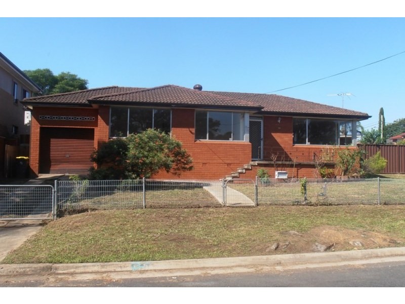 2 Argyle Place, Macquarie Fields NSW 2564