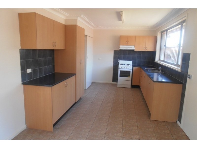 2 Argyle Place, Macquarie Fields NSW 2564