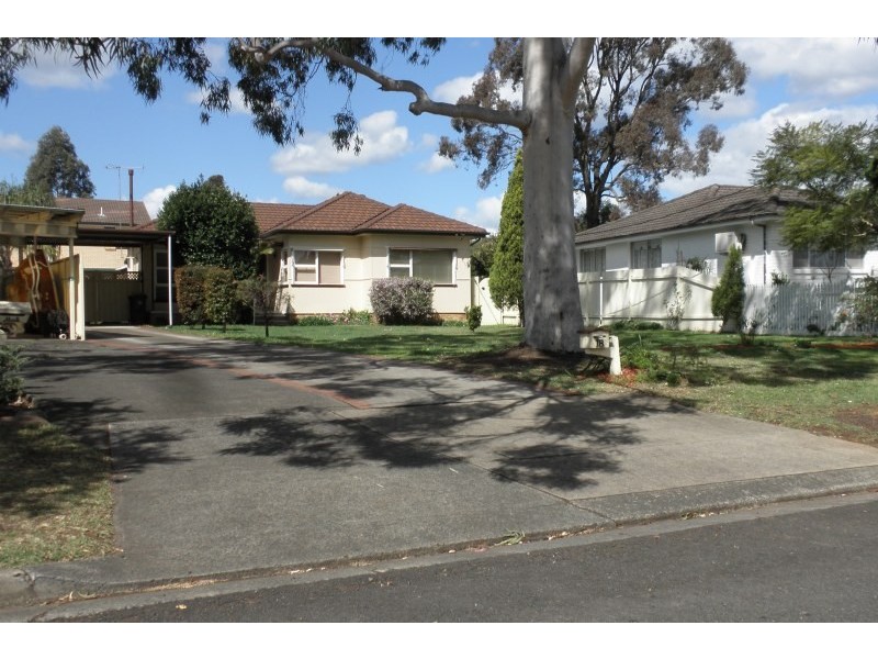 18 Bluegum Avenue, Ingleburn NSW 2565