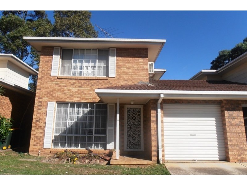 10/4 Jacquinot Place, Glenfield NSW 2167