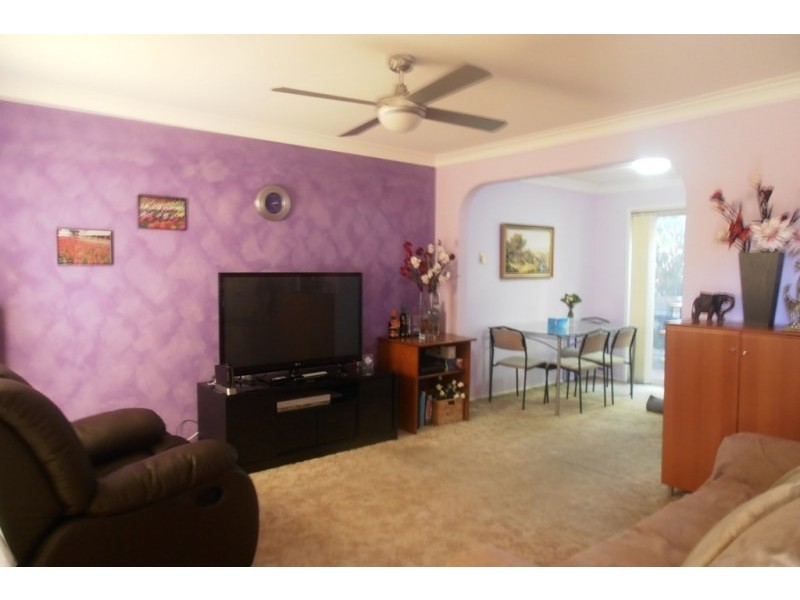 10/4 Jacquinot Place, Glenfield NSW 2167
