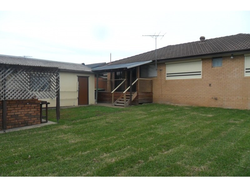 16 Harrow Road, Glenfield NSW 2167