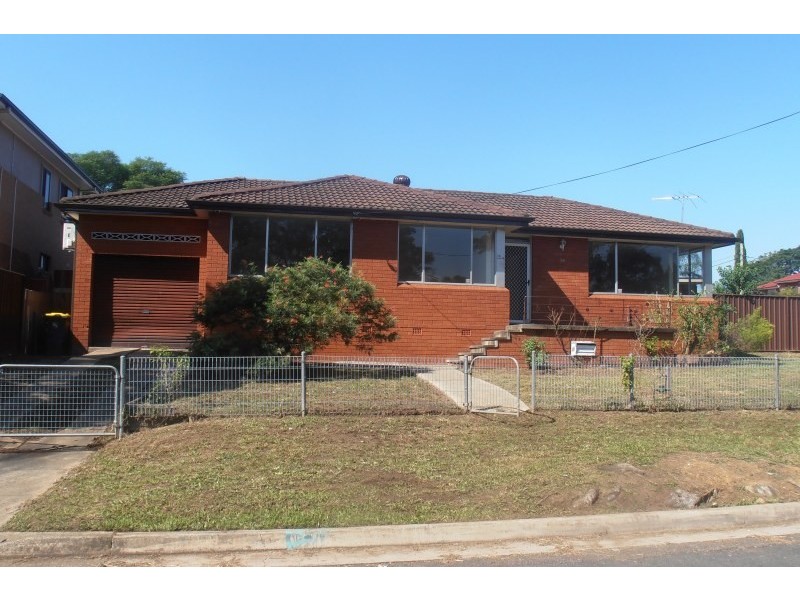 2 Argyle Place, Macquarie Fields NSW 2564