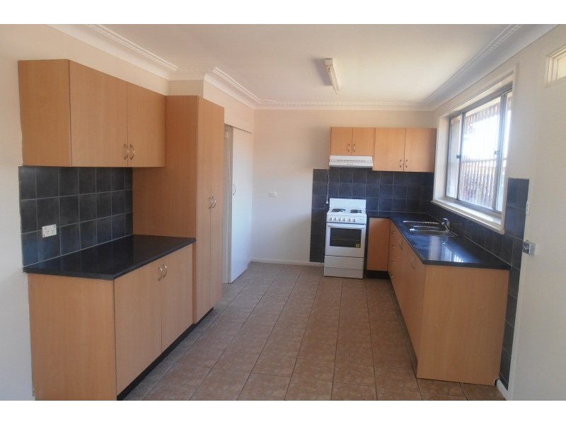 2 Argyle Place, Macquarie Fields NSW 2564