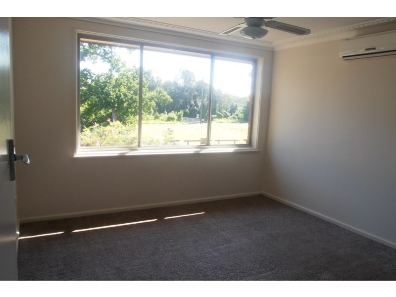 2 Argyle Place, Macquarie Fields NSW 2564