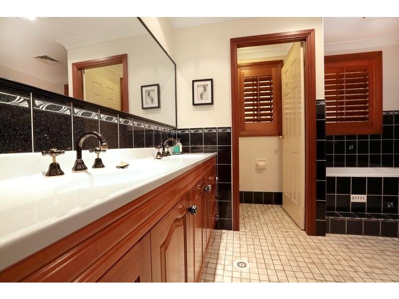 16b Gordon Avenue, Ingleburn NSW 2565