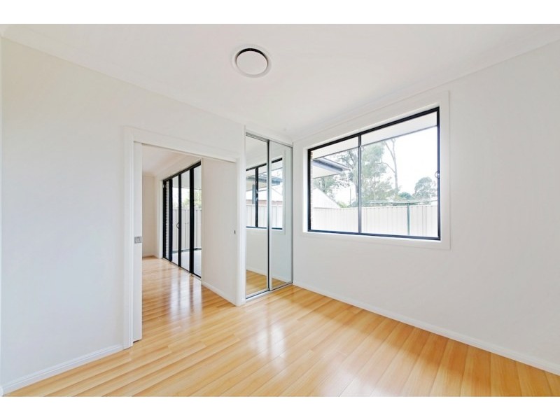 8/2 Jaclyn Street, Ingleburn NSW 2565