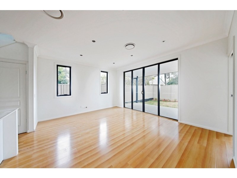 8/2 Jaclyn Street, Ingleburn NSW 2565