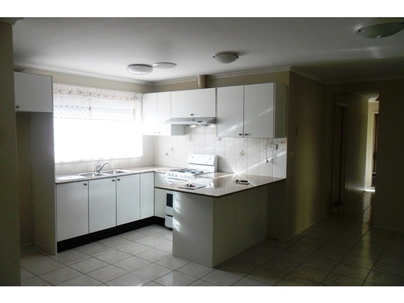 5 Cherry Place, Macquarie Fields NSW 2564