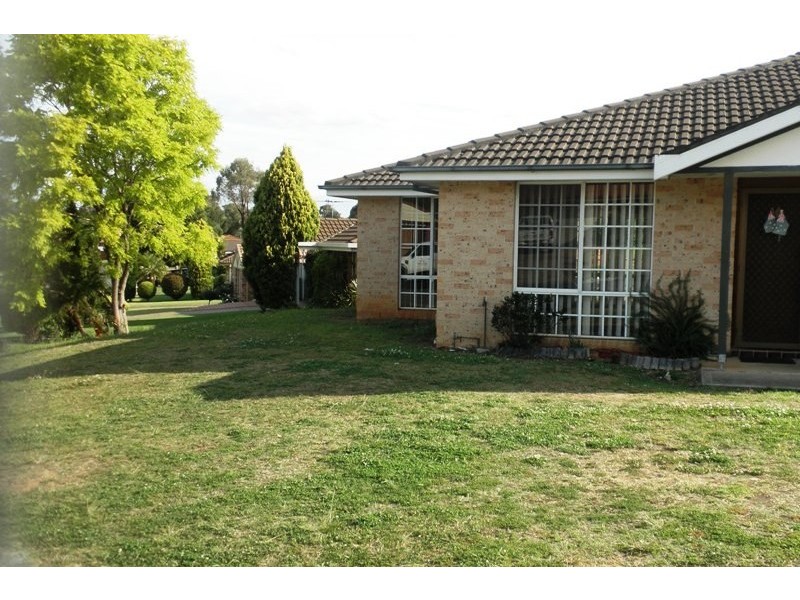 2/6 Saltpetre Close, Eagle Vale NSW 2558