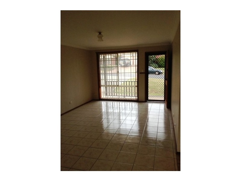 2/6 Saltpetre Close, Eagle Vale NSW 2558