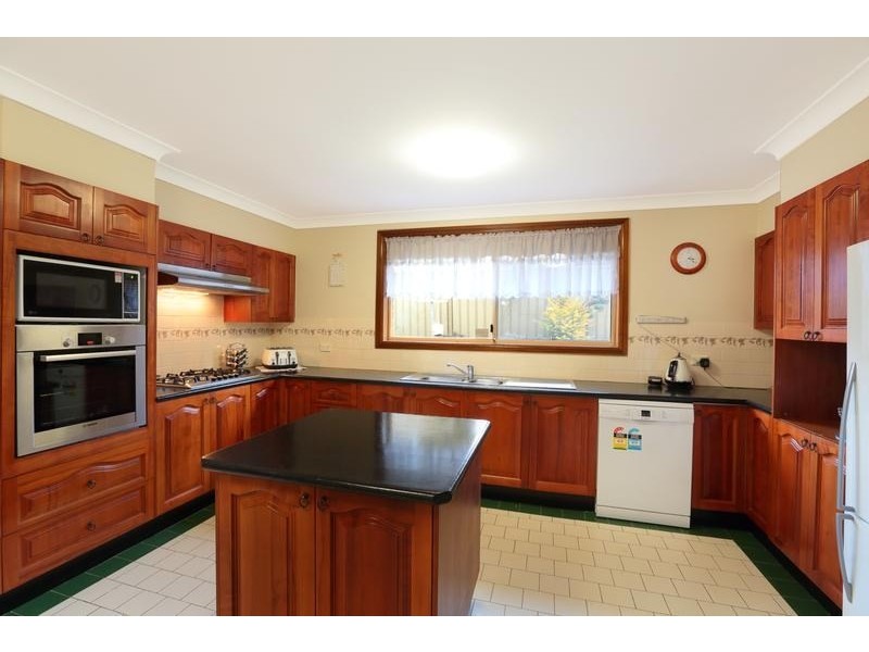 6 Oldsmobile Place, Ingleburn NSW 2565