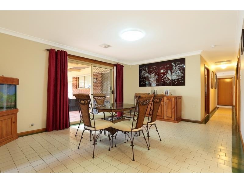 6 Oldsmobile Place, Ingleburn NSW 2565