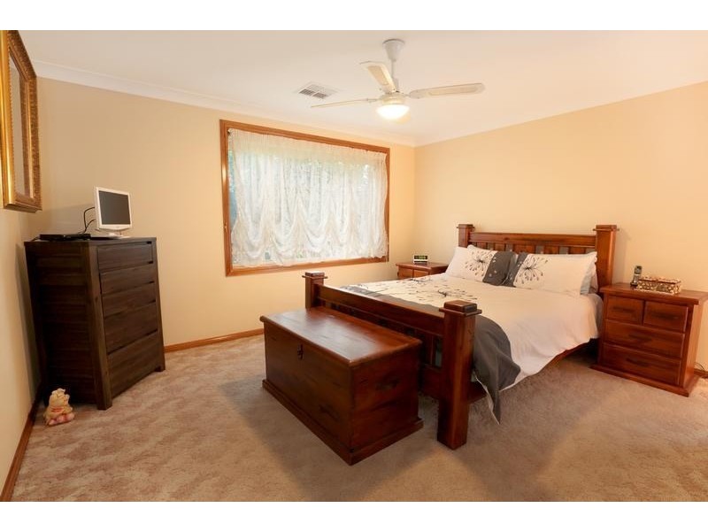 6 Oldsmobile Place, Ingleburn NSW 2565