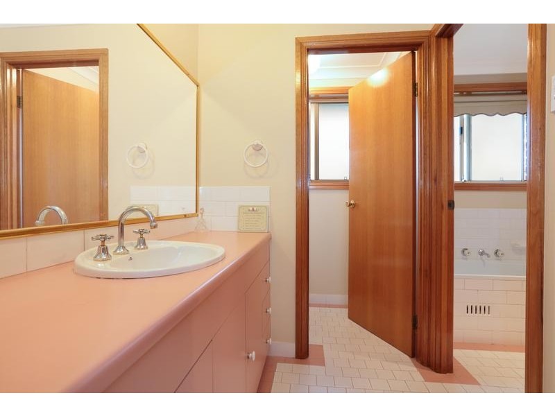 6 Oldsmobile Place, Ingleburn NSW 2565