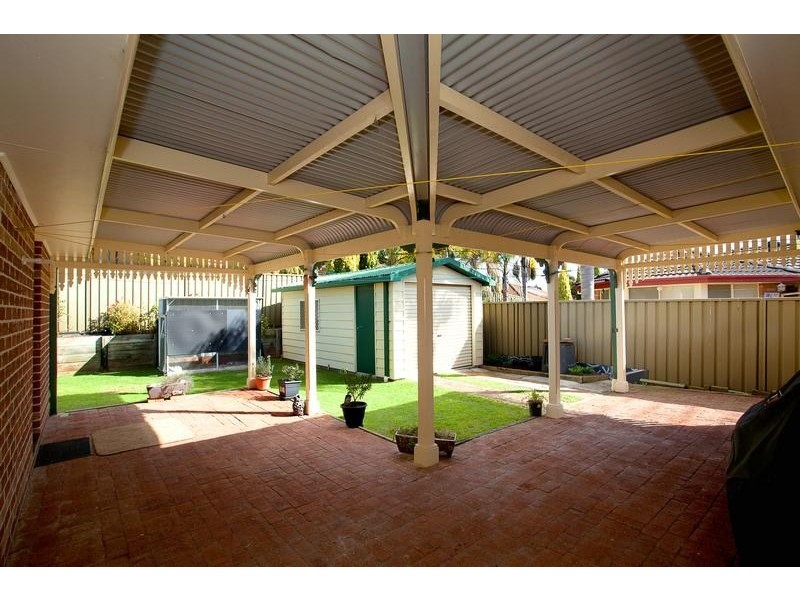 6 Oldsmobile Place, Ingleburn NSW 2565