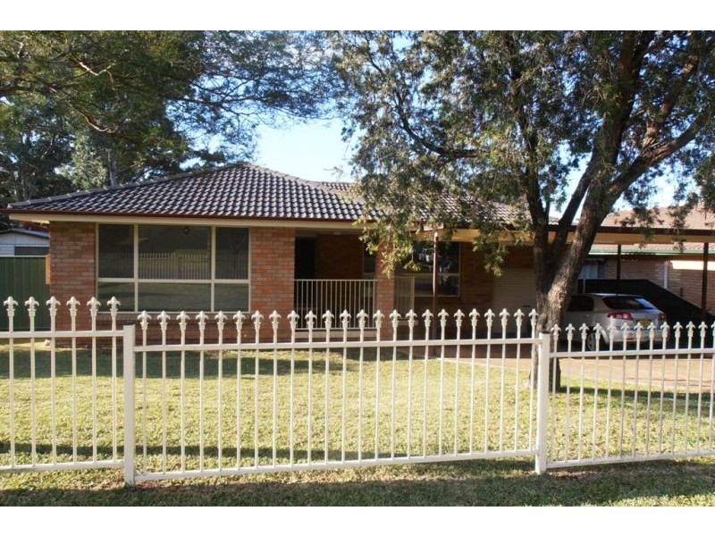 6 Sandra Place, Ingleburn NSW 2565
