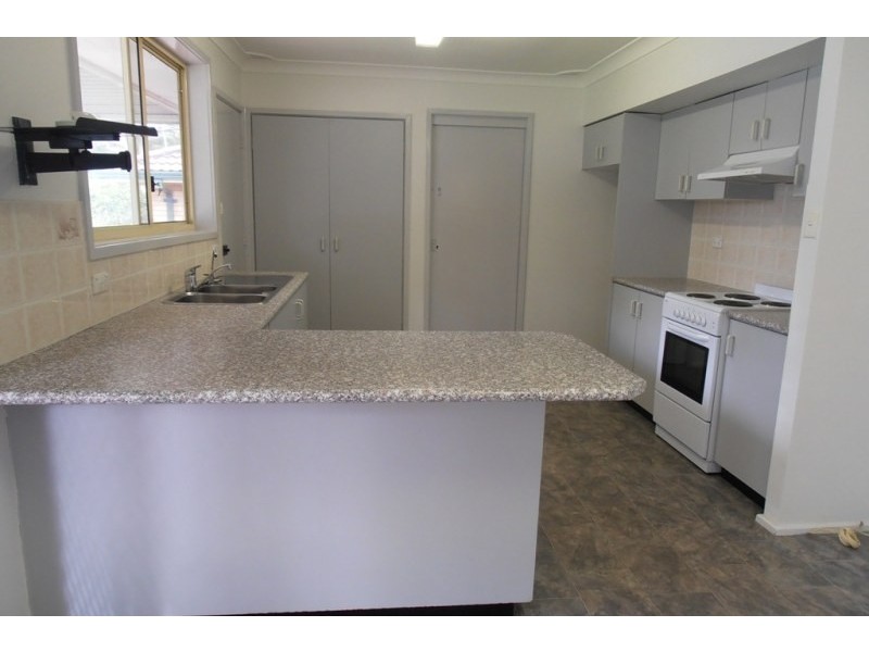 6 Sandra Place, Ingleburn NSW 2565