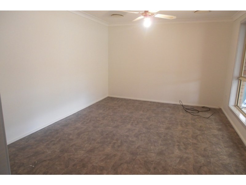 6 Sandra Place, Ingleburn NSW 2565