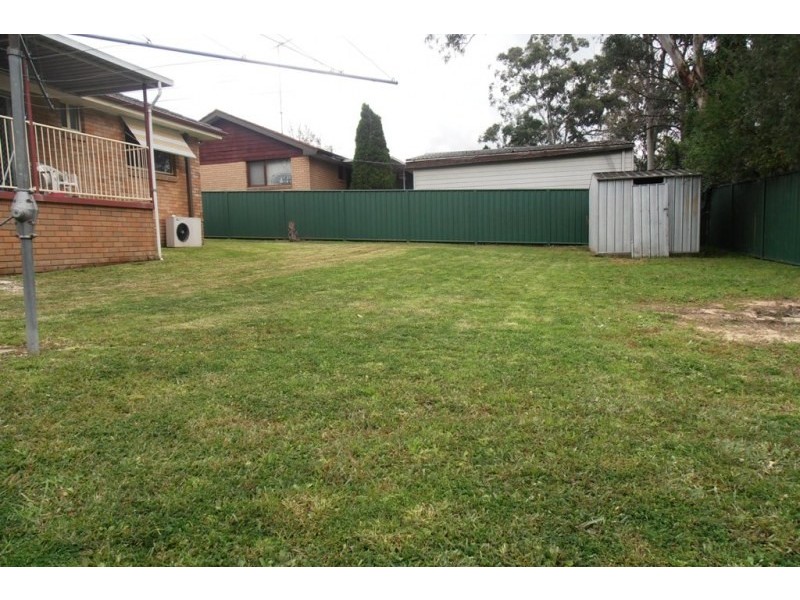 6 Sandra Place, Ingleburn NSW 2565