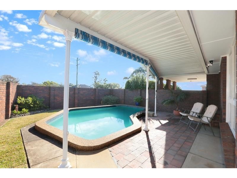 1 Gazelle Street, Glenfield NSW 2167