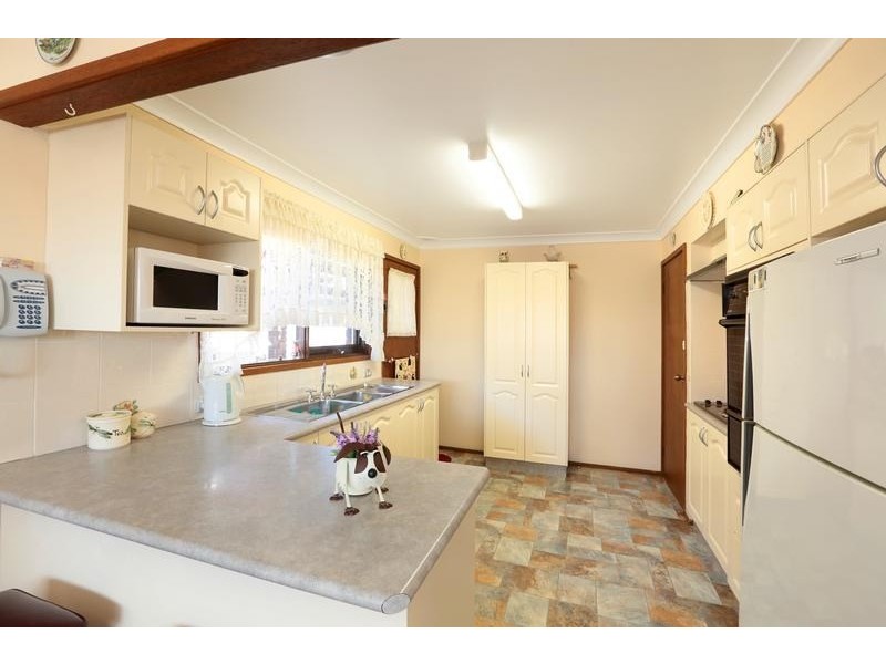 1 Gazelle Street, Glenfield NSW 2167