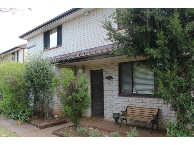 7/9-13 Surrey Street, Minto NSW 2566