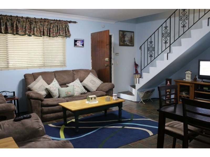 7/9-13 Surrey Street, Minto NSW 2566