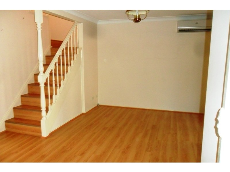 1/9-11 Clifford Crescent, Ingleburn NSW 2565