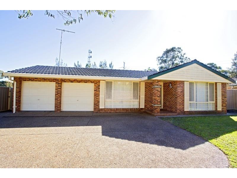 13 Memphis Street, Minto NSW 2566