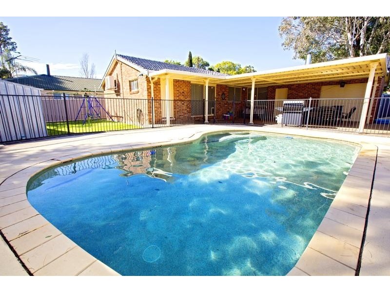 13 Memphis Street, Minto NSW 2566