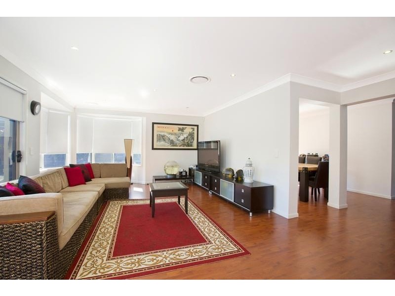 18 Hindostan Road, Glenfield NSW 2167