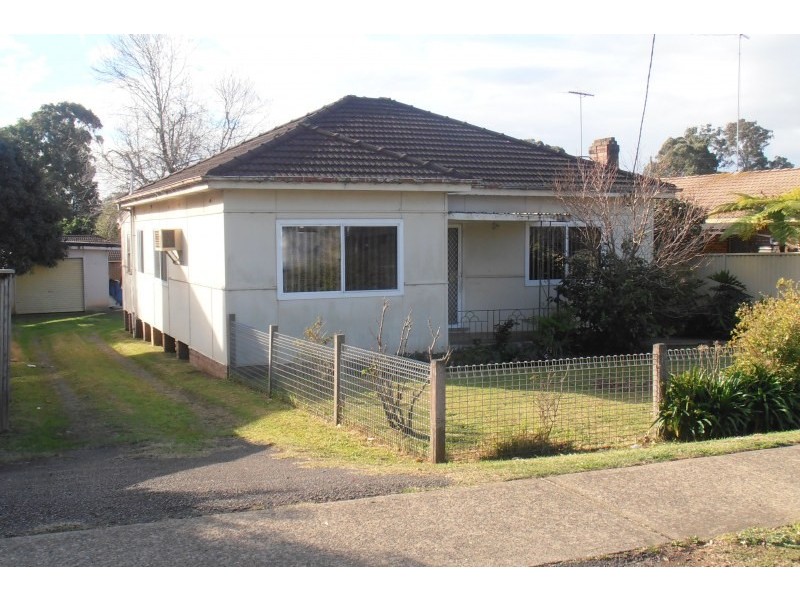 32 Macquarie Road, Ingleburn NSW 2565