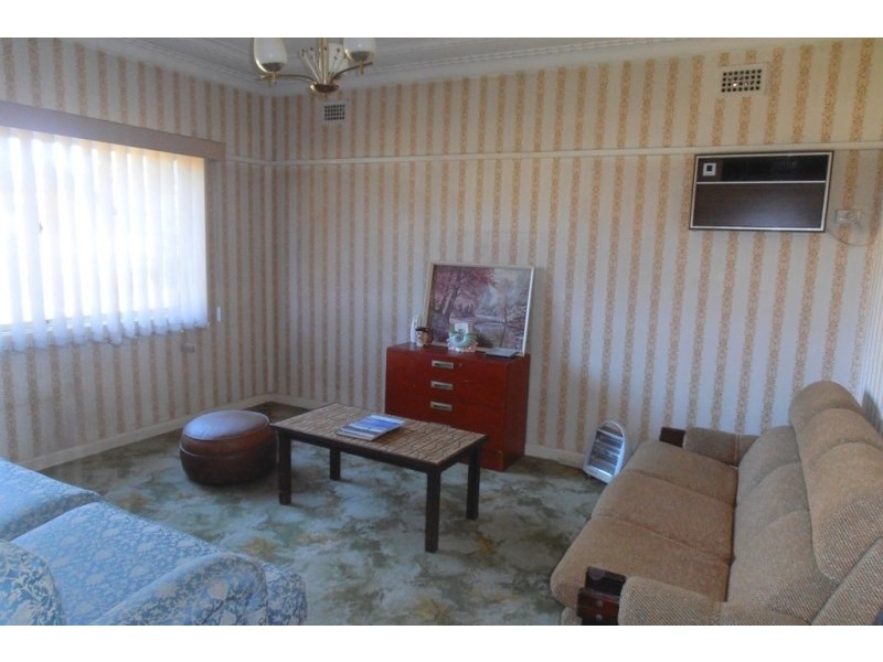 32 Macquarie Road, Ingleburn NSW 2565