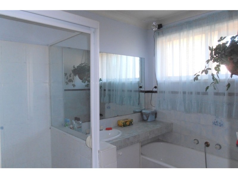 1 Warbler Avenue, Ingleburn NSW 2565