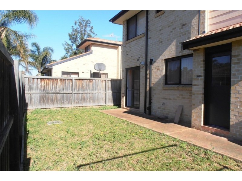 2/2 Cambridge Street, Ingleburn NSW 2565