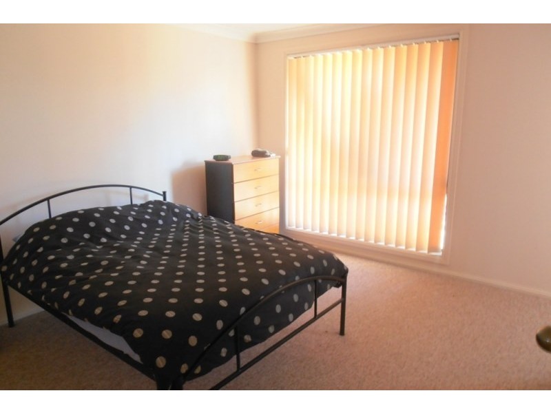 2/2 Cambridge Street, Ingleburn NSW 2565