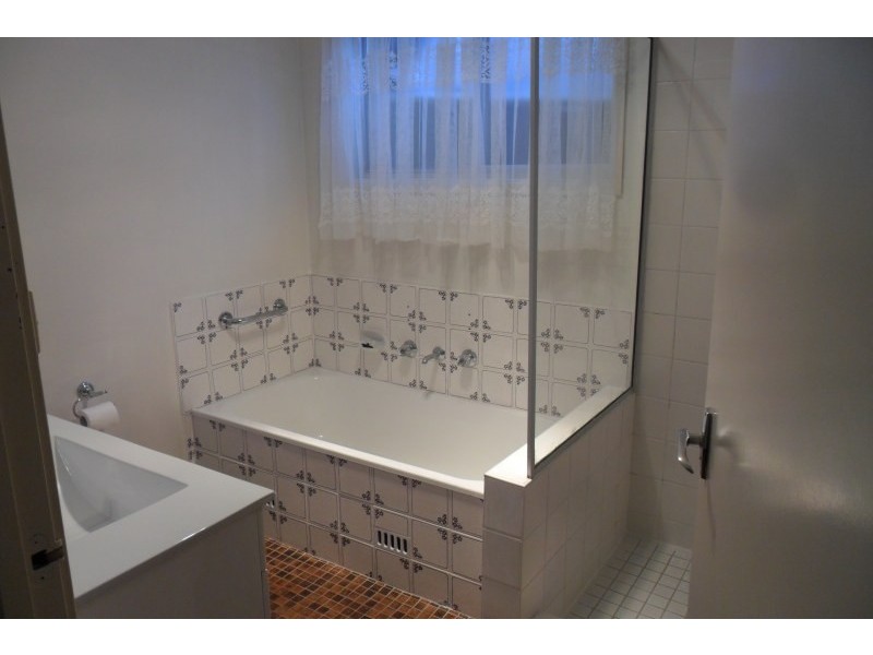 9 Robin Place, Ingleburn NSW 2565