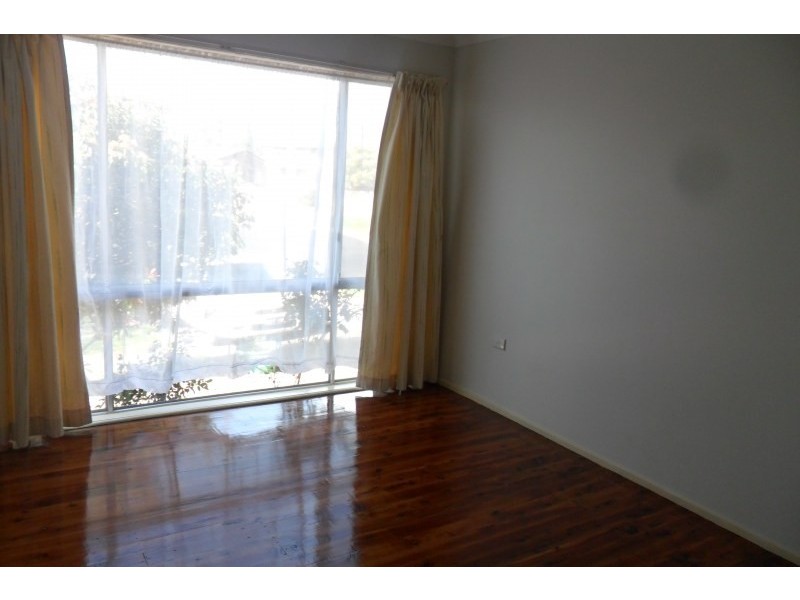 9 Robin Place, Ingleburn NSW 2565