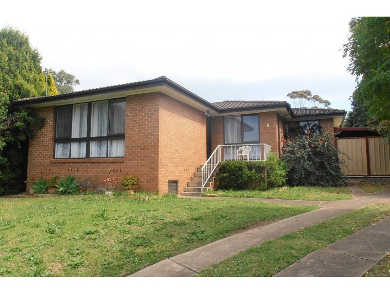 8 Gona Place, Glenfield NSW 2167