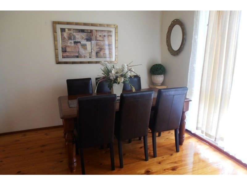 8 Gona Place, Glenfield NSW 2167