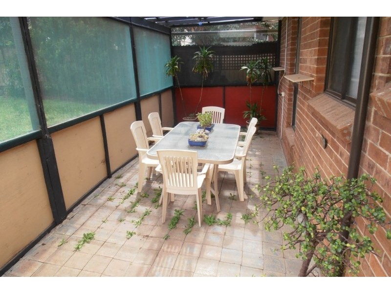 8 Gona Place, Glenfield NSW 2167