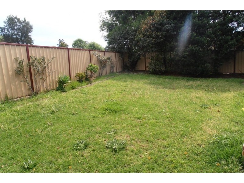 8 Gona Place, Glenfield NSW 2167