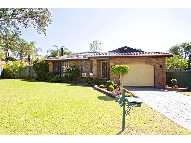 19 Popondetta Place, Glenfield NSW 2167