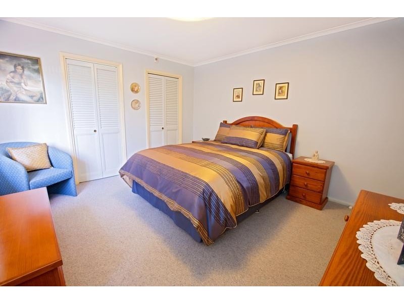 19 Popondetta Place, Glenfield NSW 2167